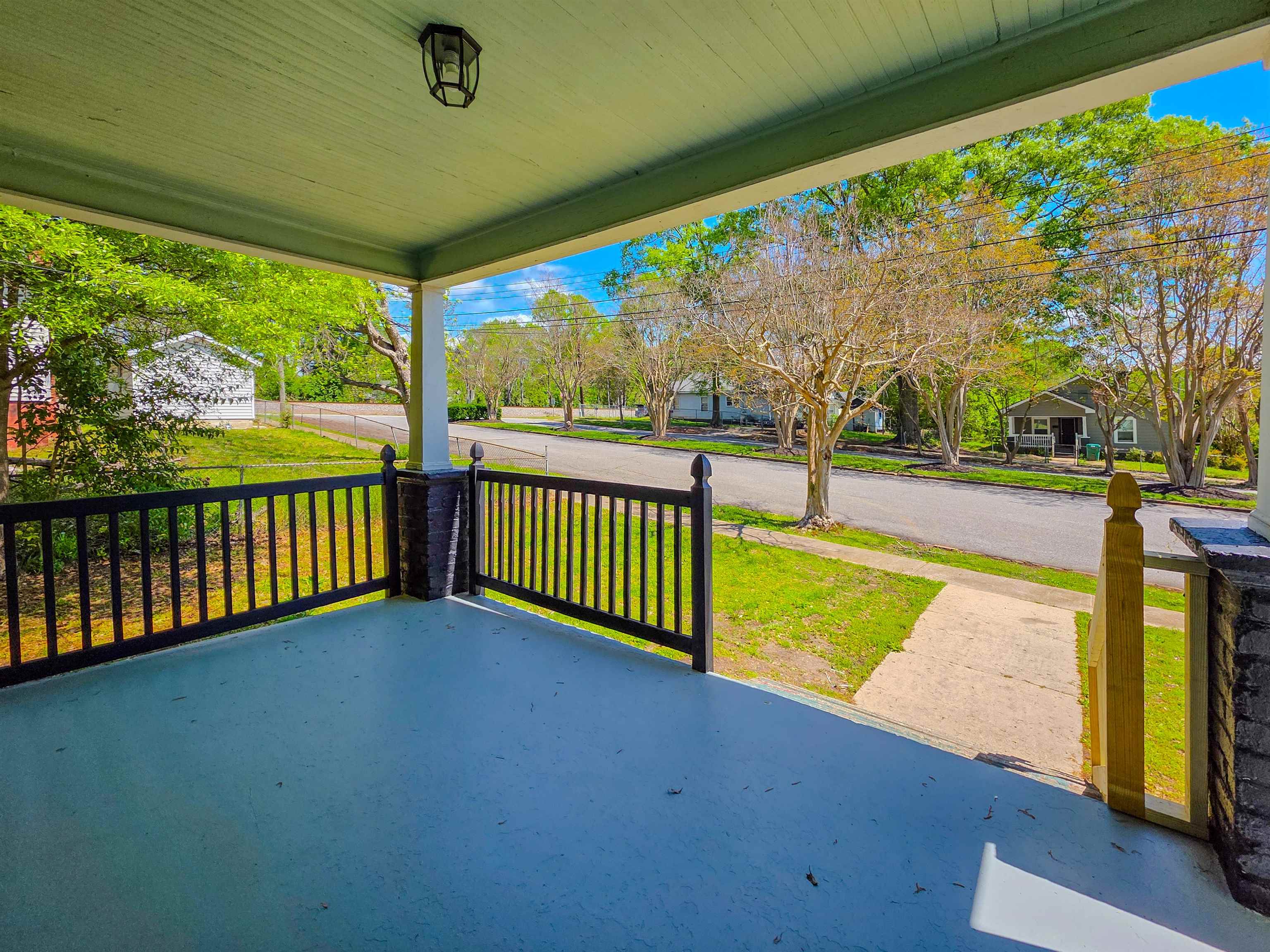 100 Spruce Street Gaffney, SC 29340 - Photo 8 of 37