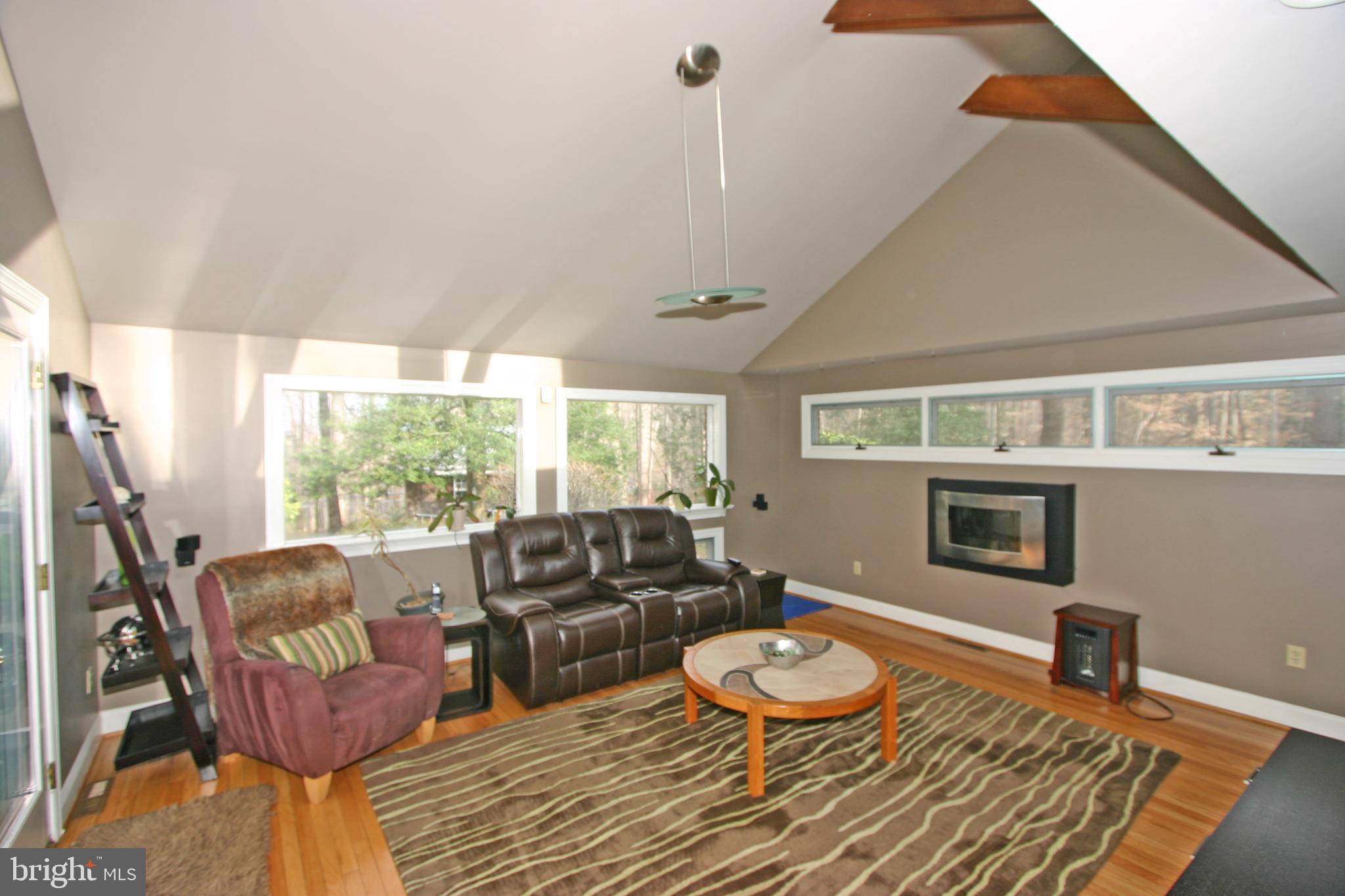 6613 Ridgeway Drive Springfield, VA 22150 - Photo 14 of 56 Family Room