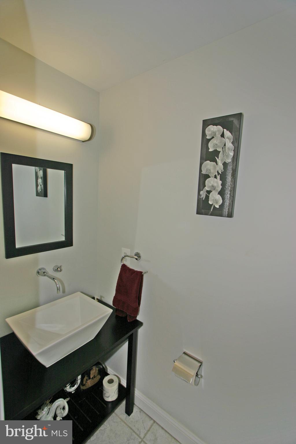 6613 Ridgeway Drive Springfield, VA 22150 - Photo 37 of 56 Powder Room