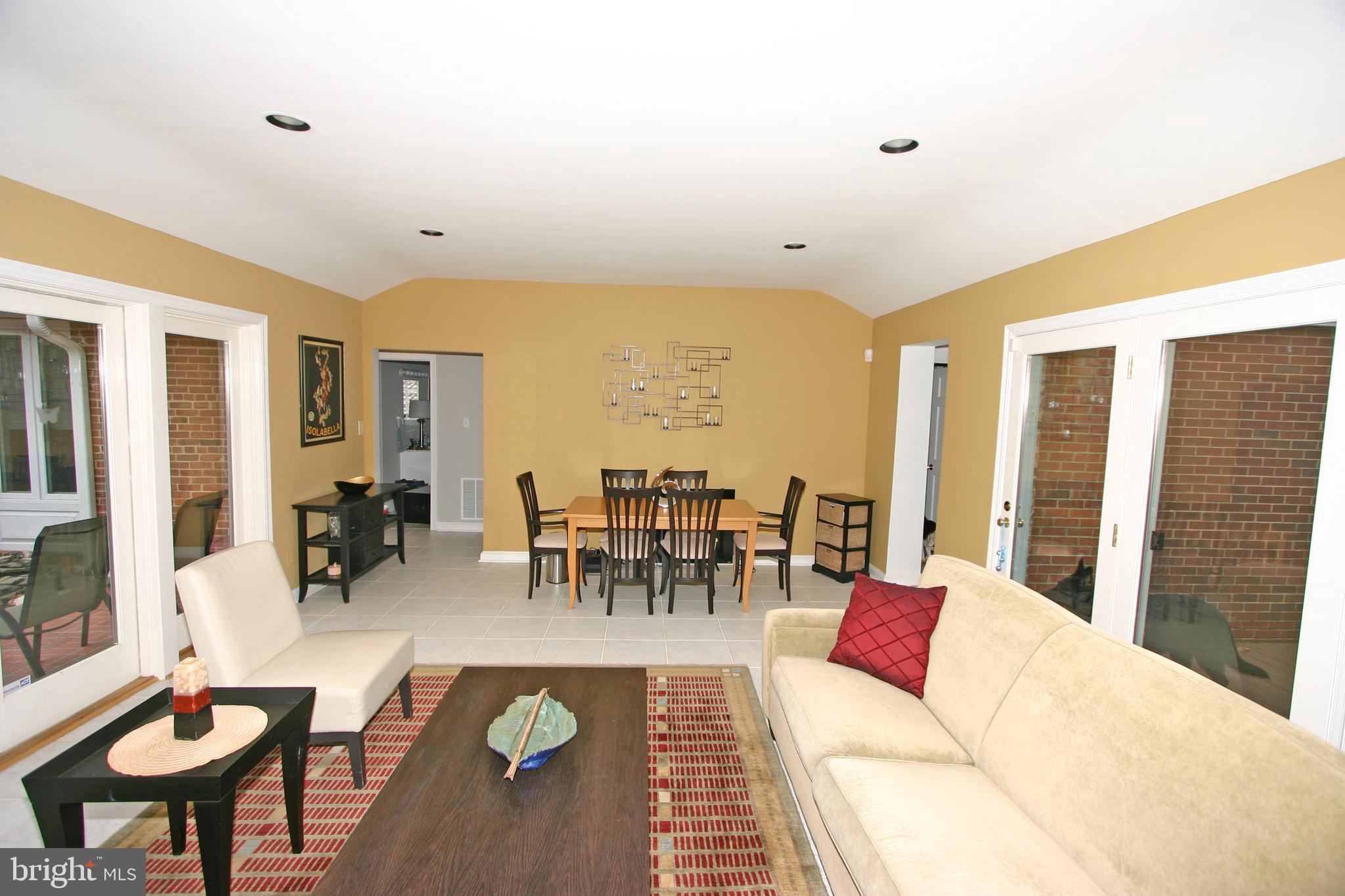 6613 Ridgeway Drive Springfield, VA 22150 - Photo 5 of 56 Living Room