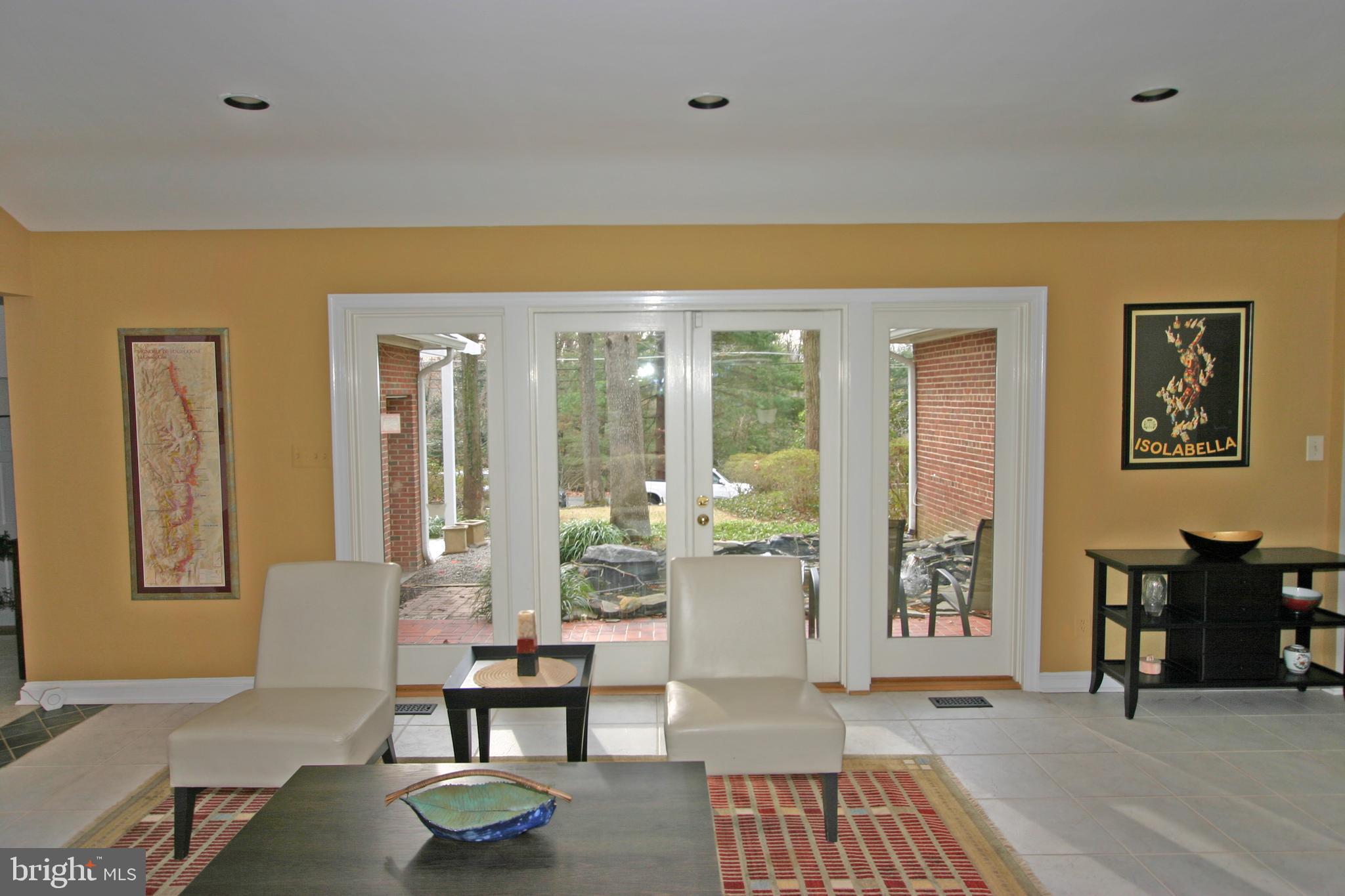 6613 Ridgeway Drive Springfield, VA 22150 - Photo 6 of 56 Living Room walks out to back deck