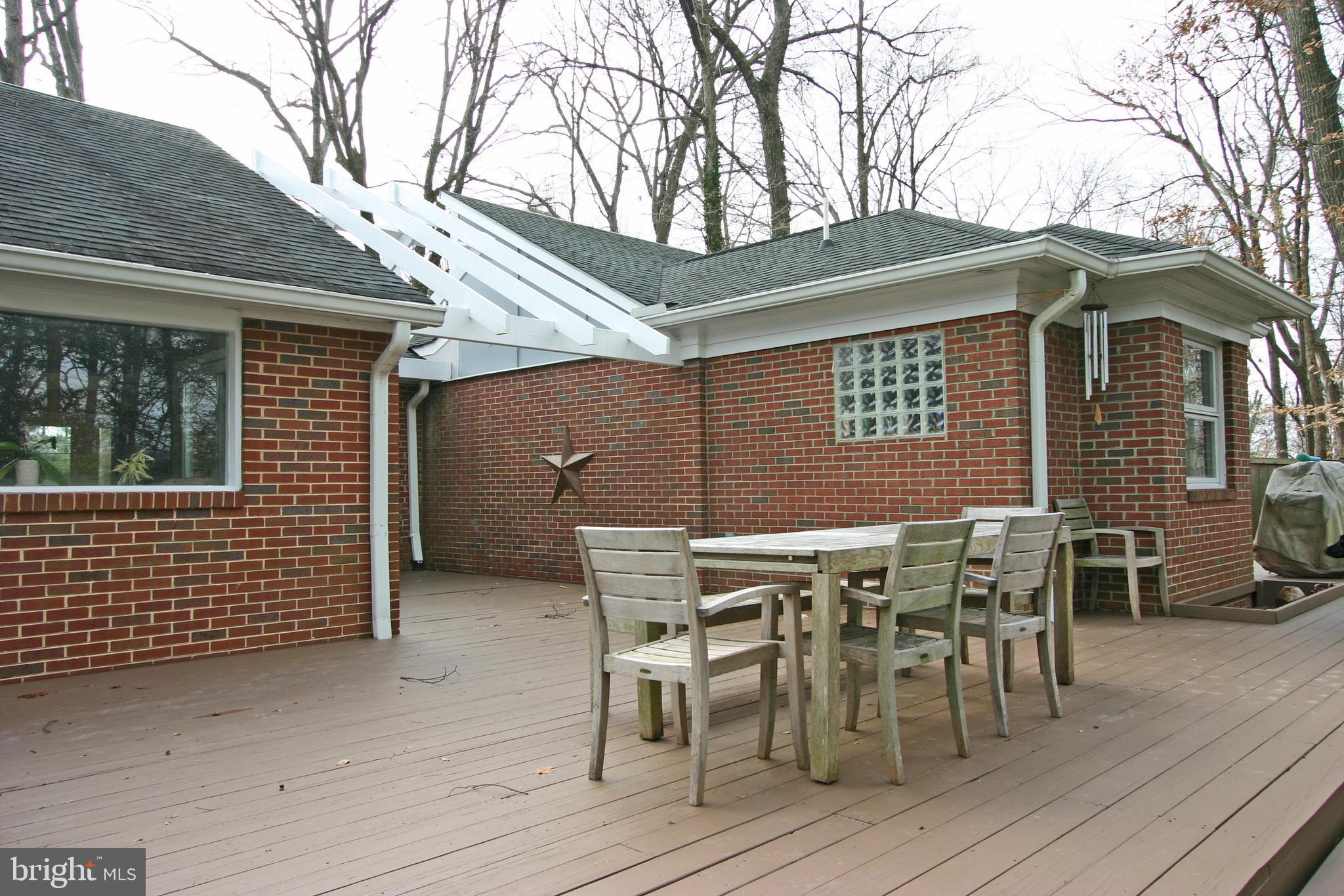 6613 Ridgeway Drive Springfield, VA 22150 - Photo 55 of 56 Back of House with Deck