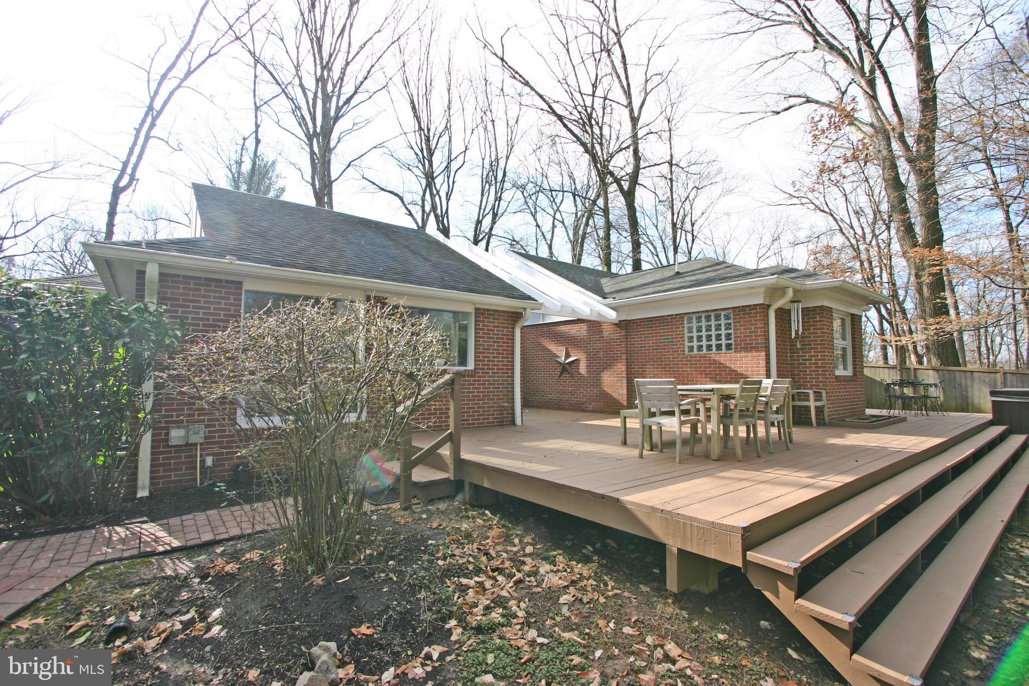 6613 Ridgeway Drive Springfield, VA 22150 - Photo 56 of 56 Back of House with Deck