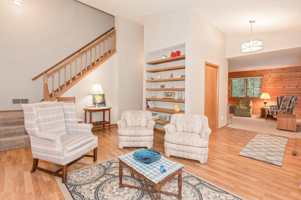 2577 Sumac Ridge White Bear Lake, MN 55110 - Photo 4 of 17 Gallery Image 4