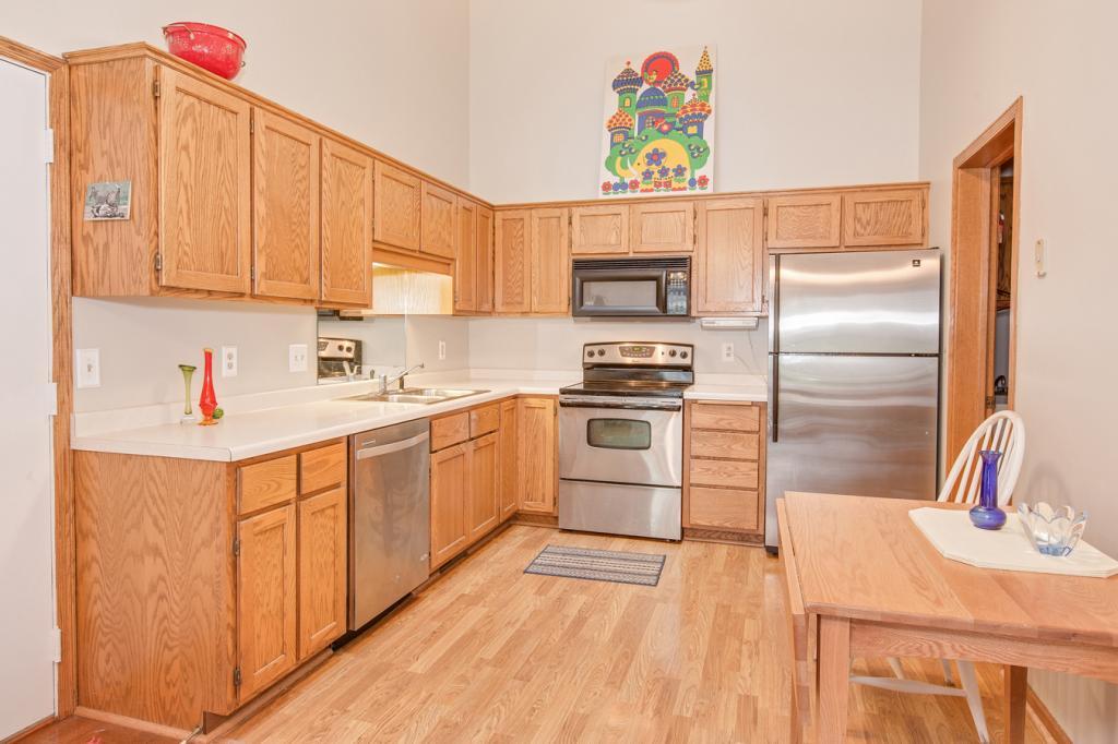 2577 Sumac Ridge White Bear Lake, MN 55110 - Photo 6 of 17 Gallery Image 6