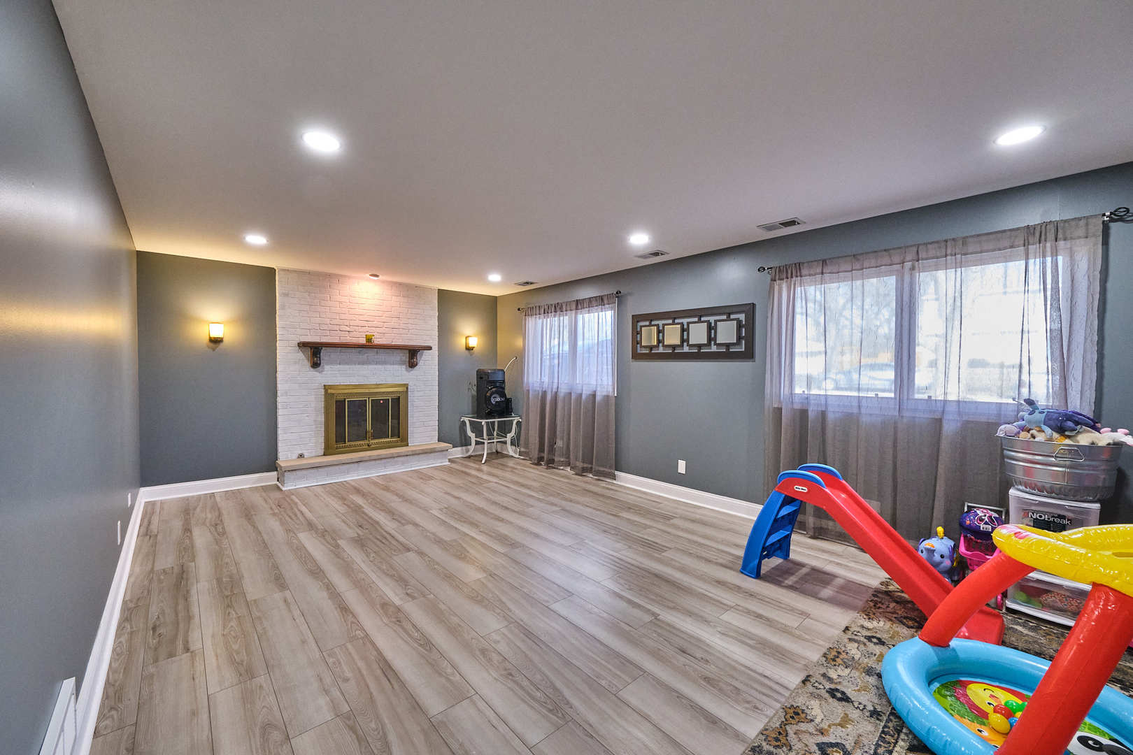 1115 Birch Road Homewood, IL 60430 - Photo 35 of 47 a view of an empty room with a window