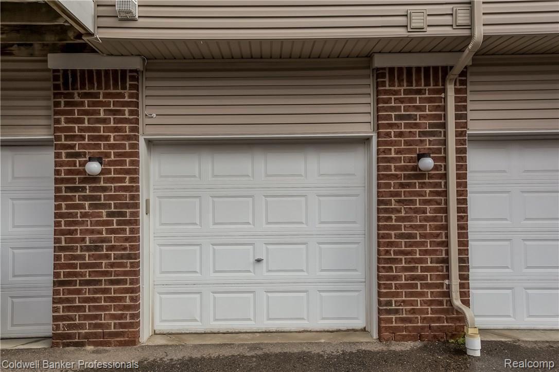 16894 Farmington Road, Unit 41 Livonia, MI 48154 - Photo 27 of 32 Garage
