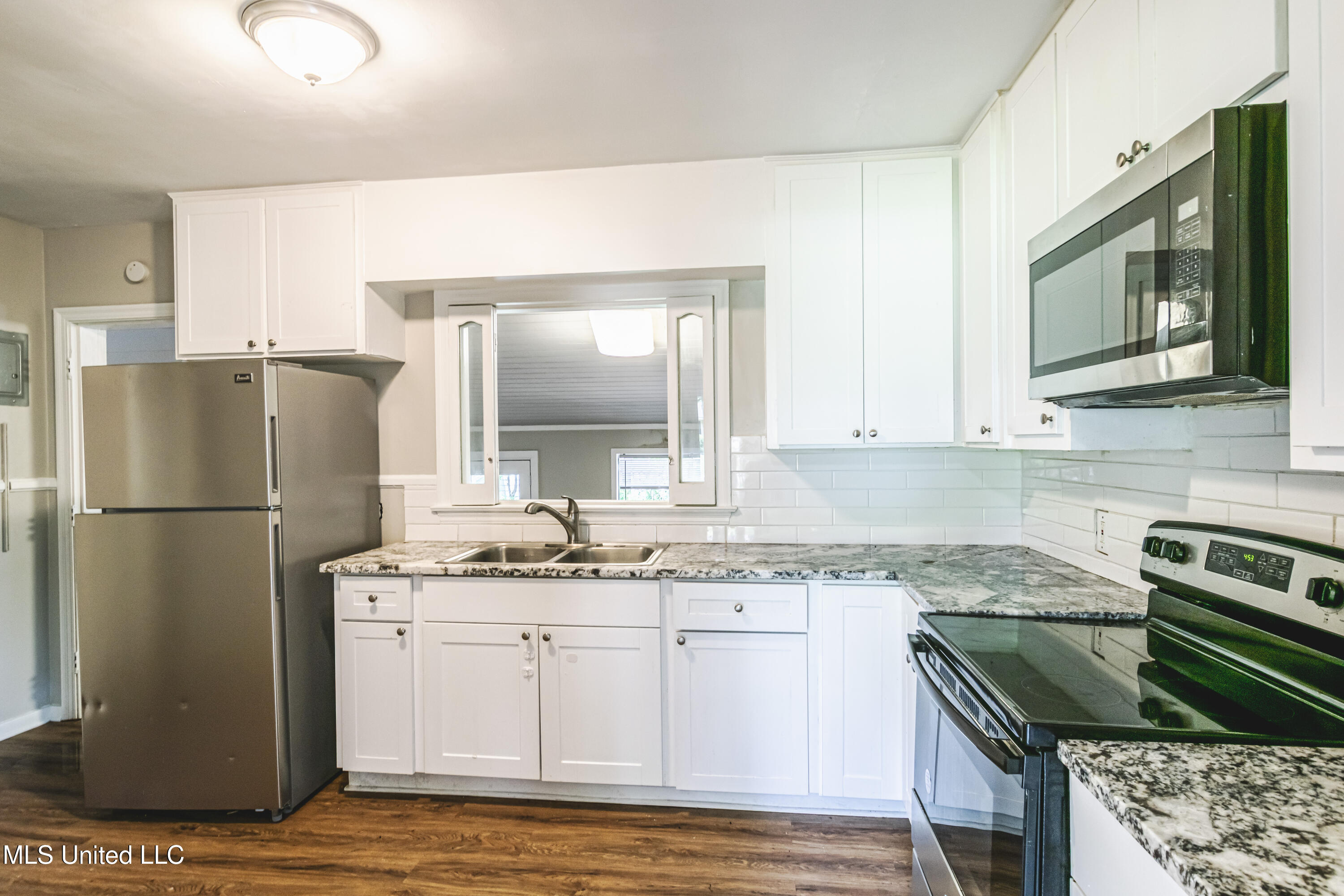 4551 Manila Drive Jackson, MS 39206 - Photo 6 of 27 15-DSC_0197