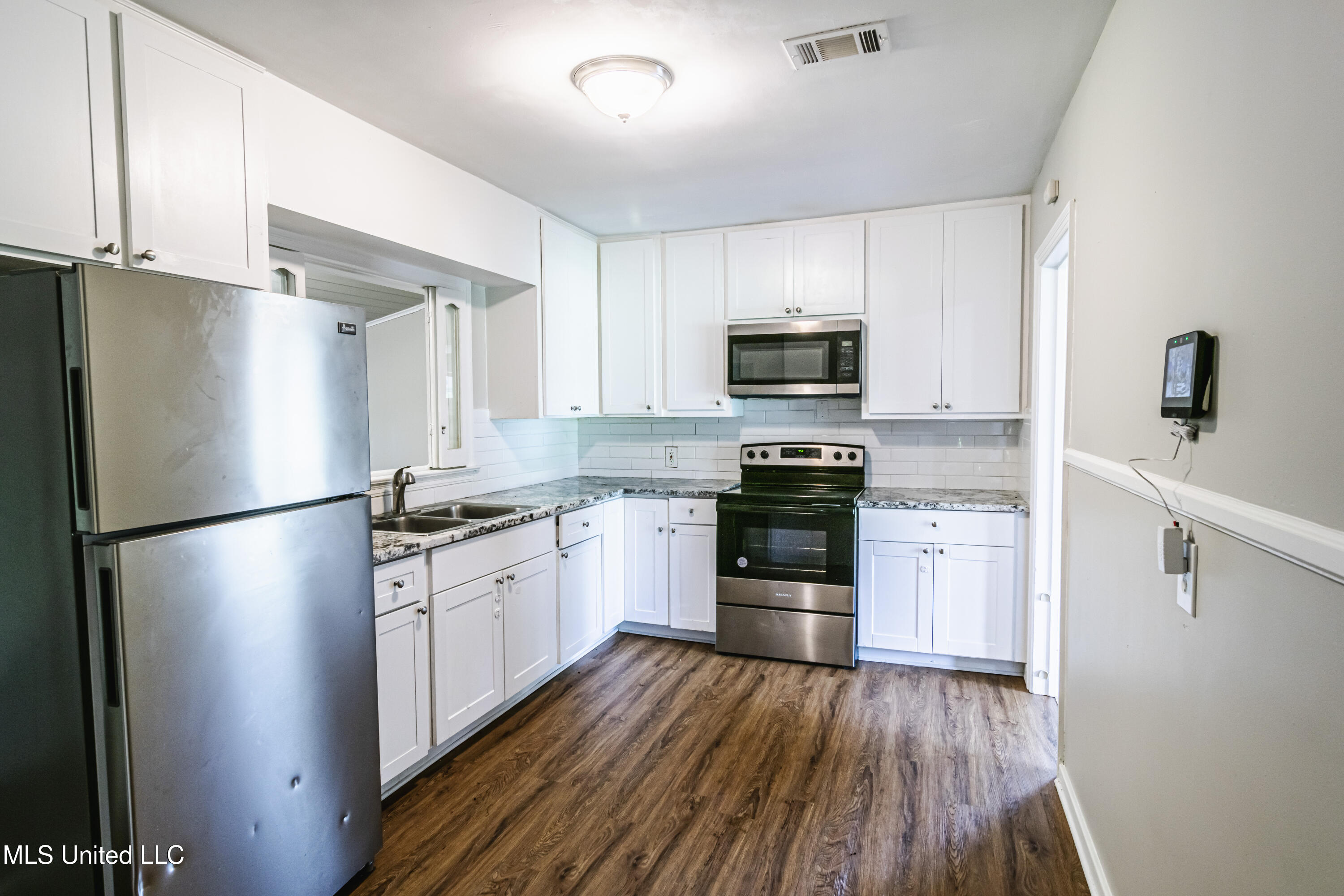 4551 Manila Drive Jackson, MS 39206 - Photo 7 of 27 16-DSC_0199