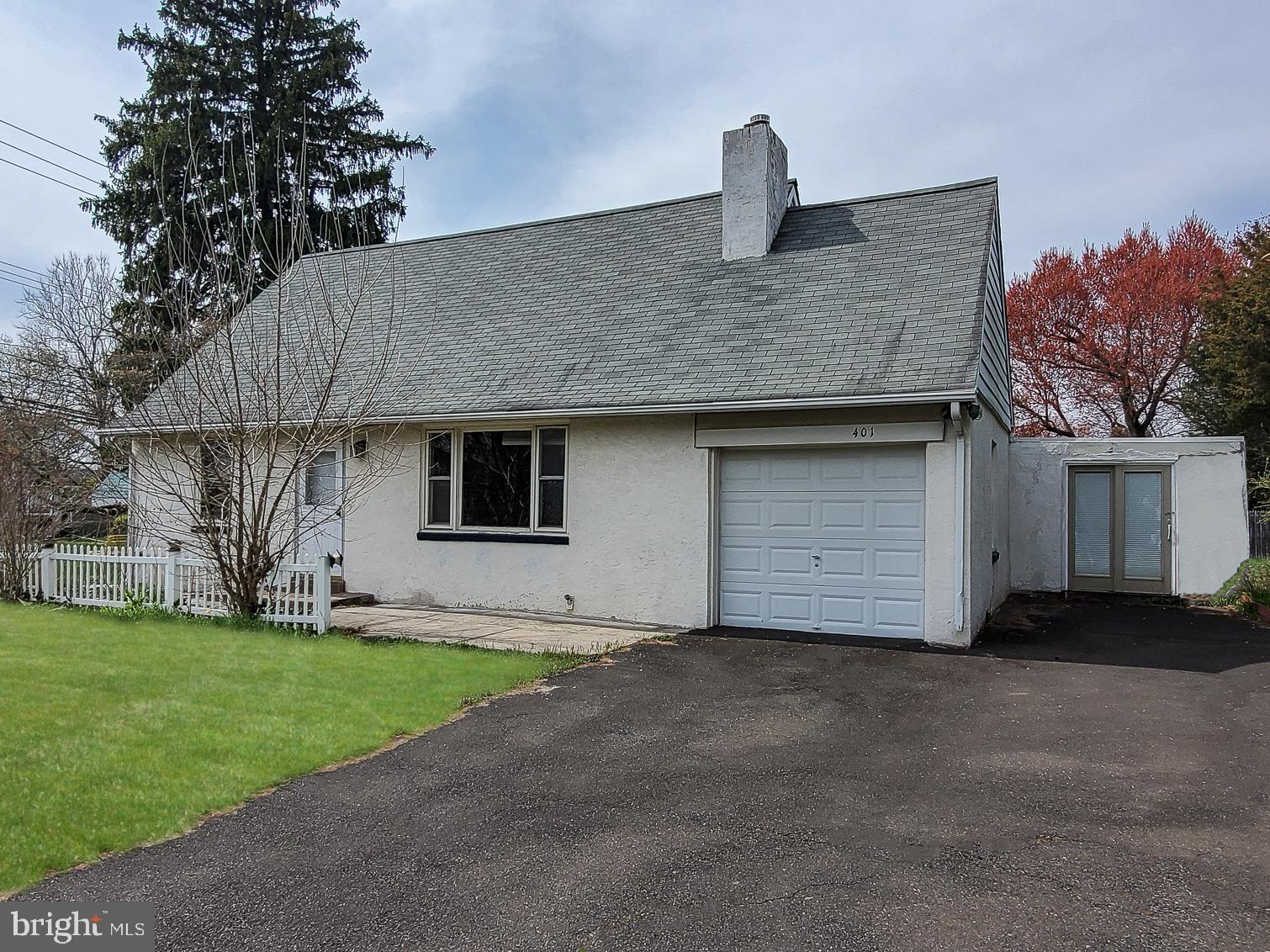 401 Foulke Road Ambler, PA 19002 - Photo 2 of 20 RIGHT