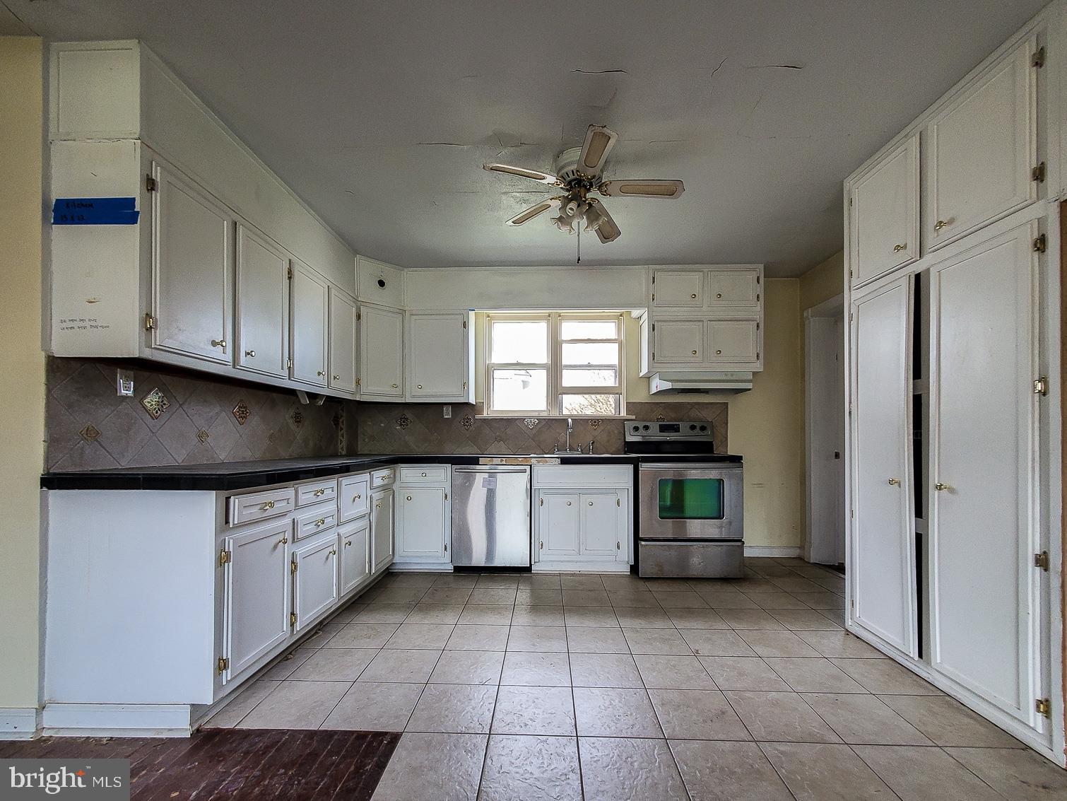 401 Foulke Road Ambler, PA 19002 - Photo 5 of 20 KITCHEN 2