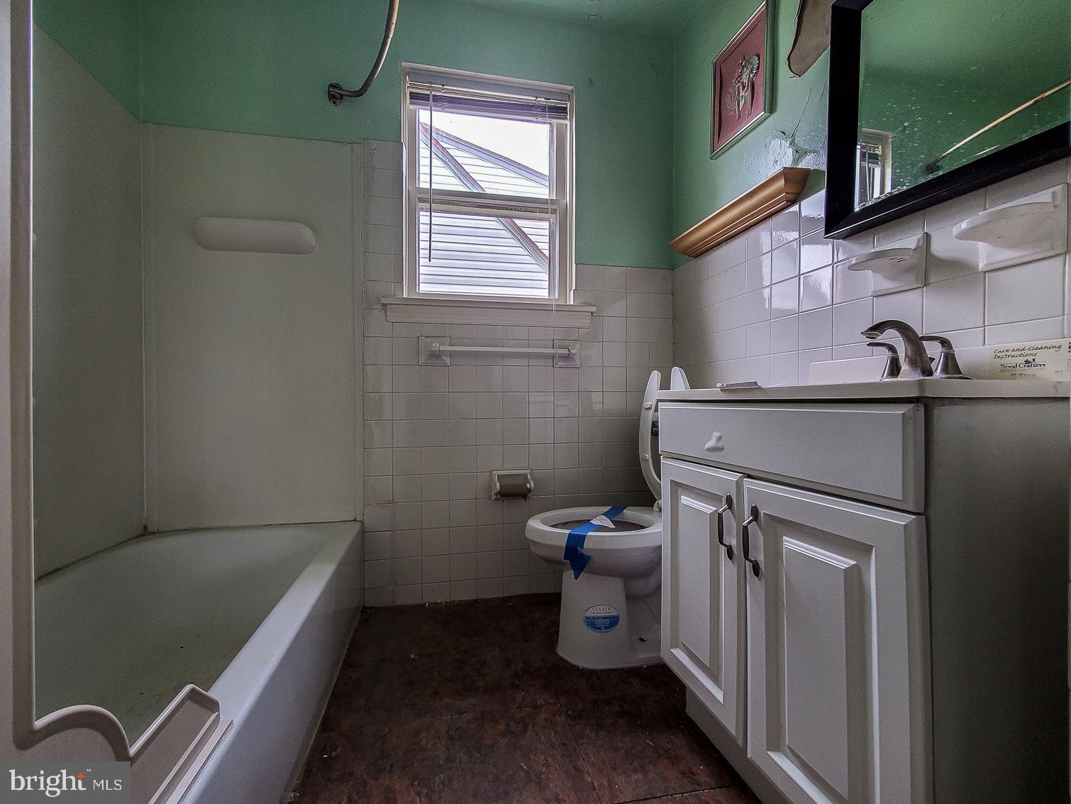 401 Foulke Road Ambler, PA 19002 - Photo 8 of 20 BATHROOM 1