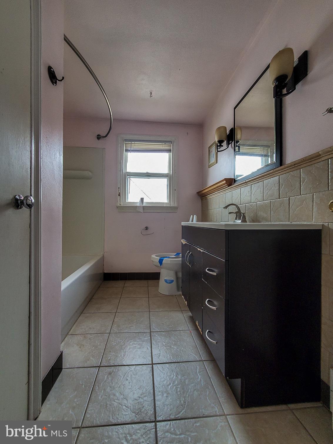 401 Foulke Road Ambler, PA 19002 - Photo 9 of 20 BATHROOM 2