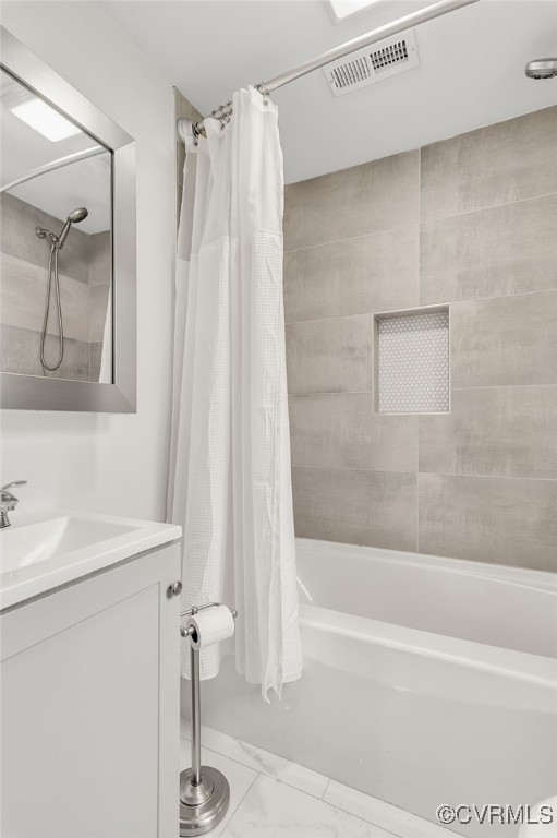 206 West McClellan Street Sandston, VA 23150 - Photo 9 of 24 a bathroom with a sink a toilet and a bathtub
