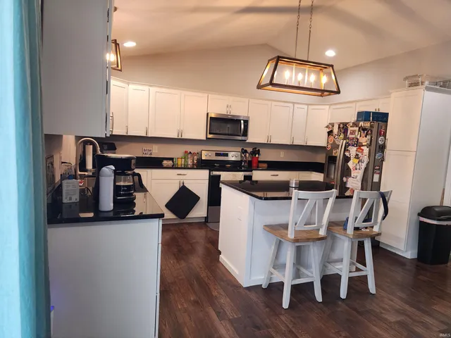 $325,000 | 44 Sherwood Lane, Bedford, IN 47421