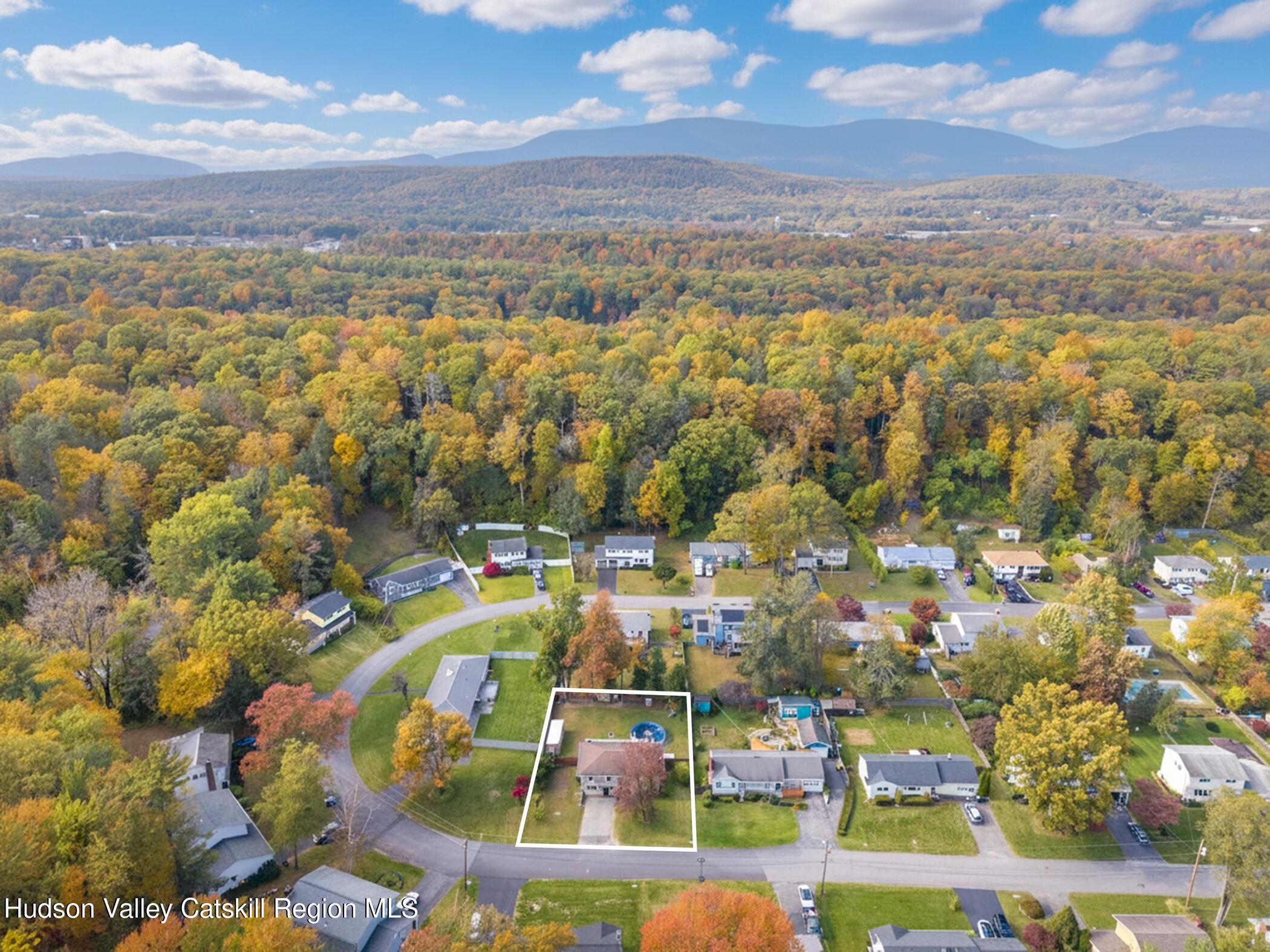 30 Willow Road Saugerties, NY 12477 - Photo 2 of 40 a view of a city