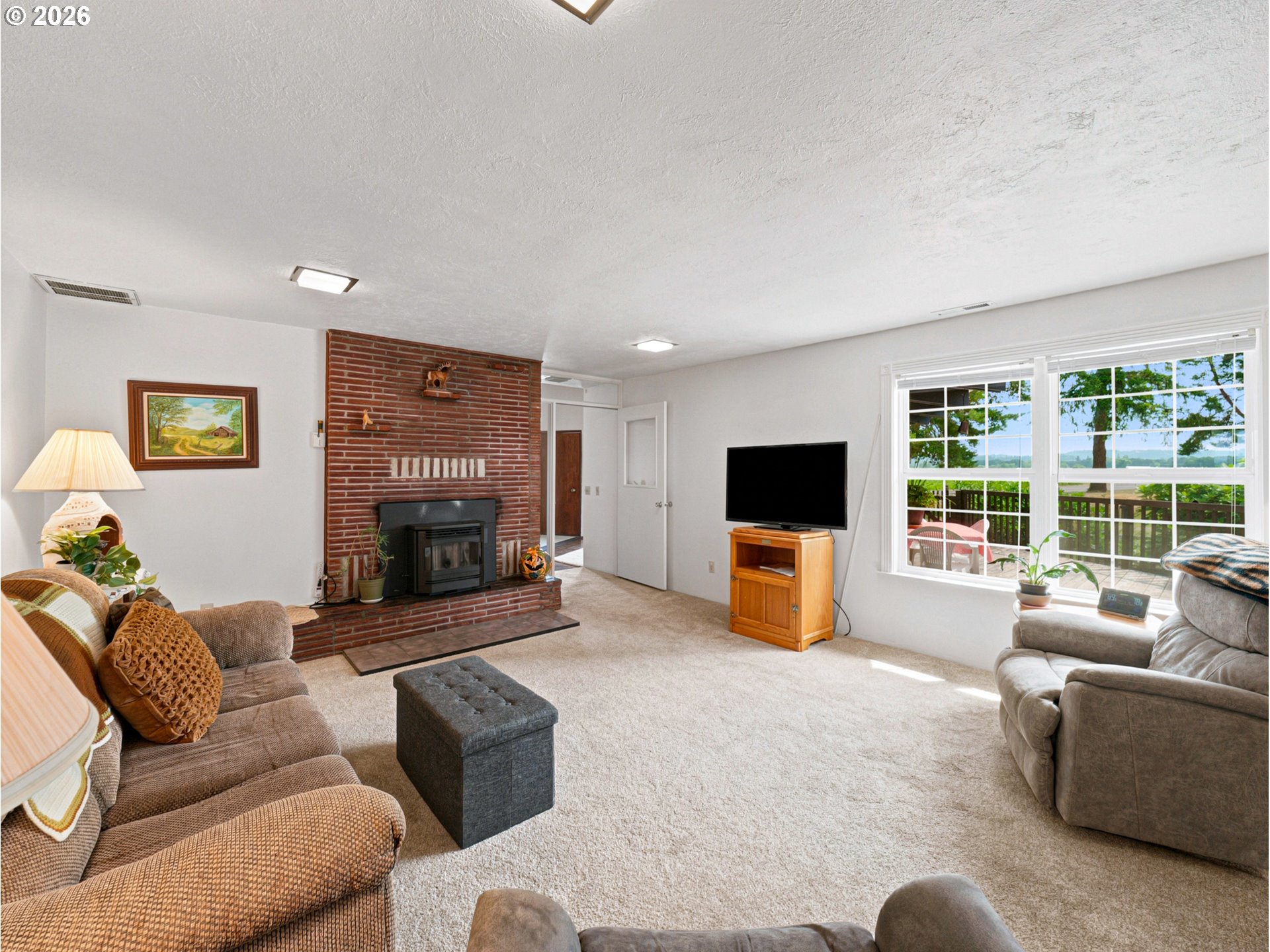 13606 South Vick Road Molalla, OR 97038 - Photo 10 of 46 Living Room