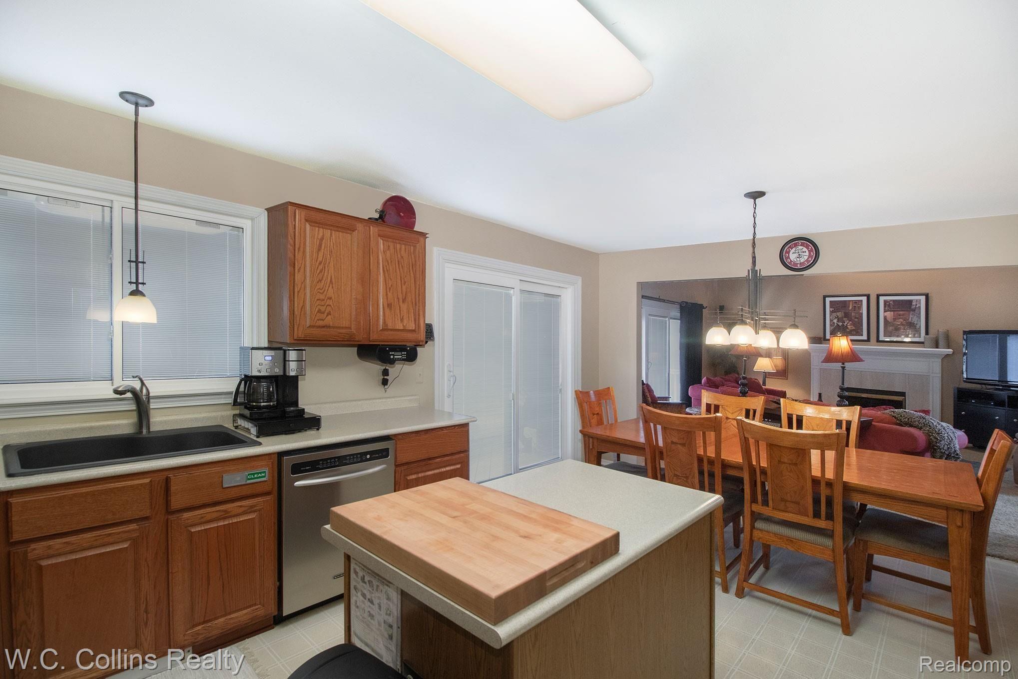 367 Jonathan Drive Rochester, MI 48307 - Photo 17 of 34 0N2A3976.jpg