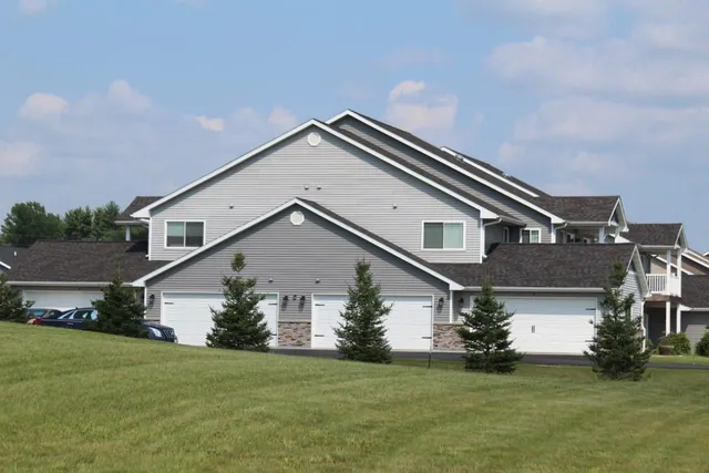 $1,400 | 1889 Cypress Court, Menomonie, WI 54751