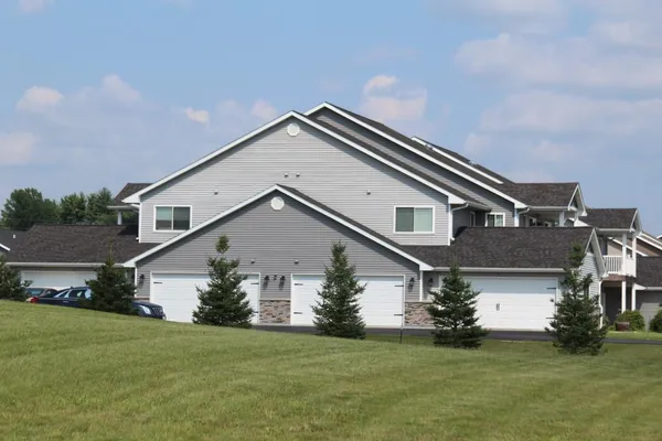 $1,350 | 1889 Cypress Court, Unit 3, Menomonie, WI 54751