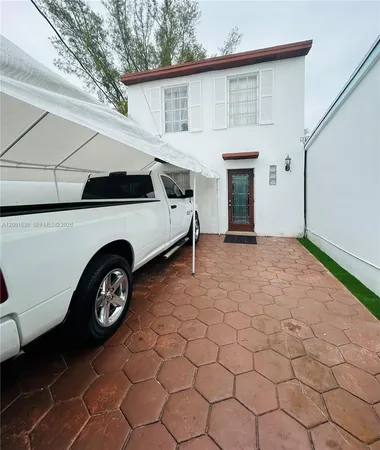 $458,000 | 1589 West 73rd Street, Hialeah, FL 33014