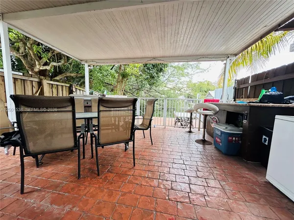 $458,000 | 1589 West 73rd Street, Hialeah, FL 33014