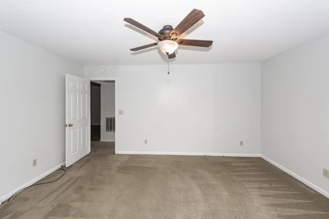 $2,200 | 305 Chessington Circle, Summerville, SC 29485