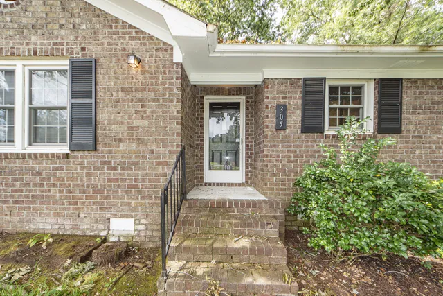 $2,200 | 305 Chessington Circle, Summerville, SC 29485