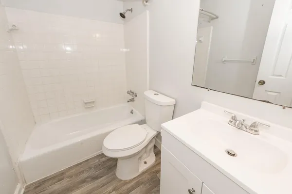 $2,200 | 305 Chessington Circle, Summerville, SC 29485