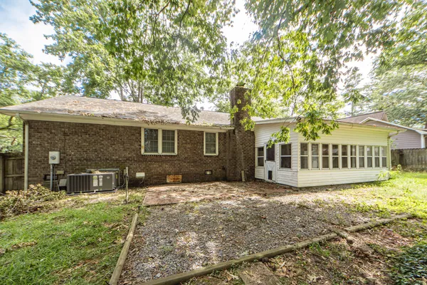 $2,200 | 305 Chessington Circle, Summerville, SC 29485