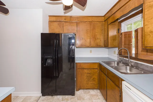 $2,200 | 305 Chessington Circle, Summerville, SC 29485