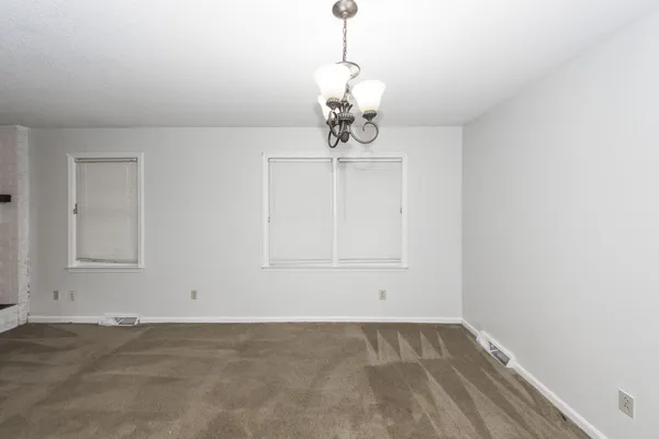 $2,200 | 305 Chessington Circle, Summerville, SC 29485