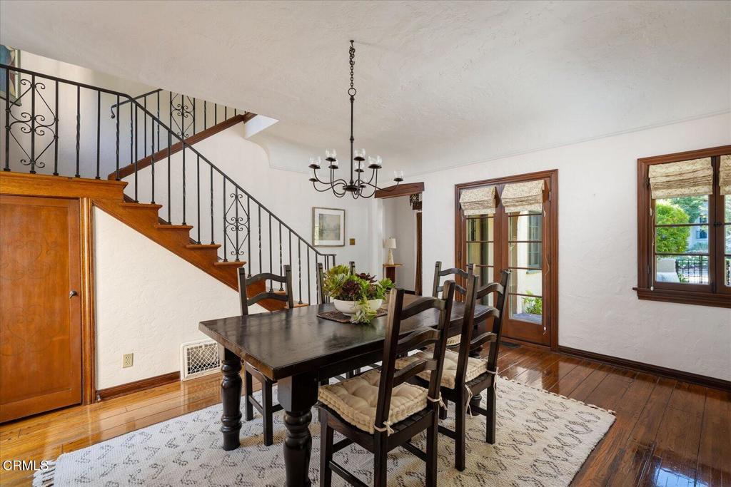 752 Glenview Road Glendale, CA 91202 - Photo 22 of 64 31-Dining Room