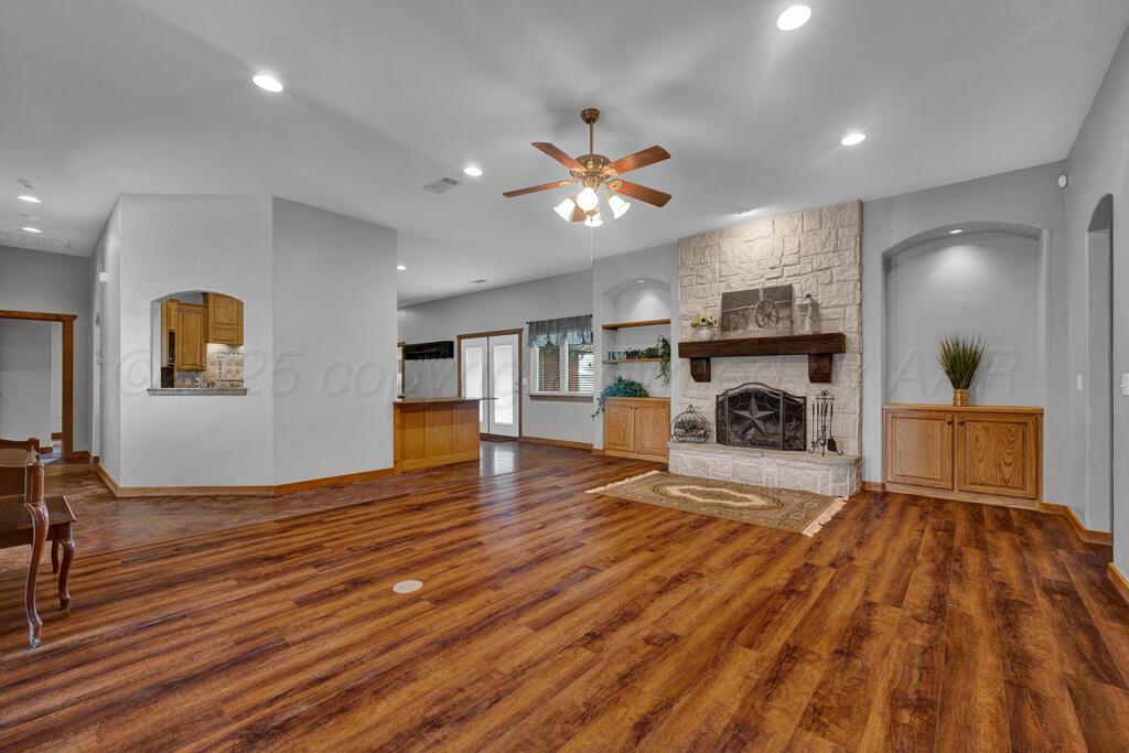 19970 Prairie Wind Road Bushland, TX 79124 - Photo 4 of 38 Living Room