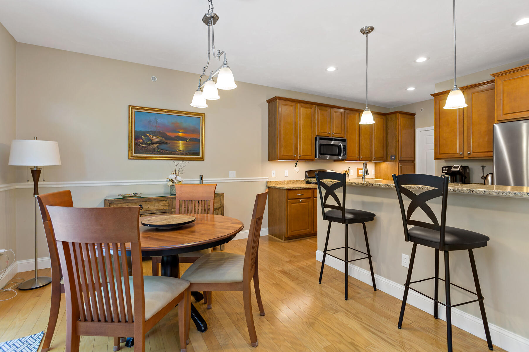 23 Sea Spray Avenue Mashpee, MA 02649 - Photo 9 of 56 Dining/breakfast bar