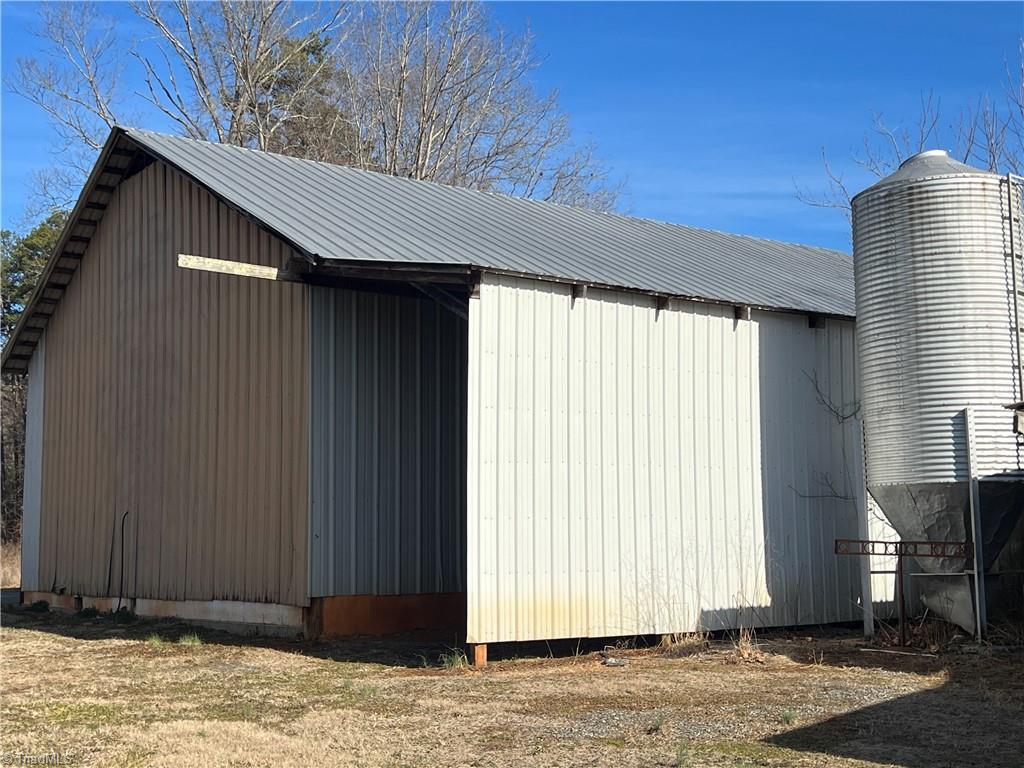 2914 Red Brush Road Mount Airy, NC 27030 - Photo 11 of 20 Gallery Image 11
