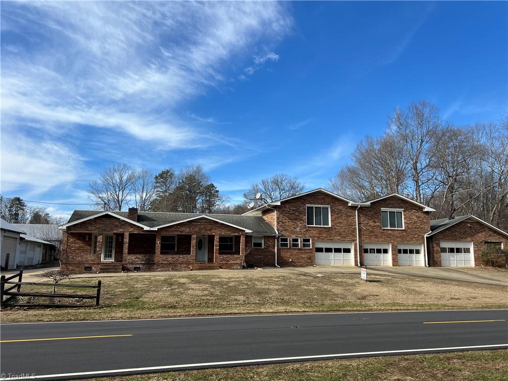 2914 Red Brush Road Mount Airy, NC 27030 - Photo 3 of 20 Gallery Image 3