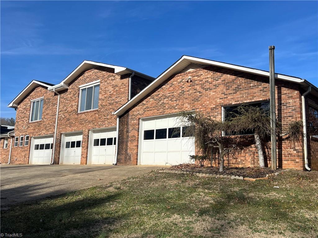 2914 Red Brush Road Mount Airy, NC 27030 - Photo 6 of 20 Gallery Image 6