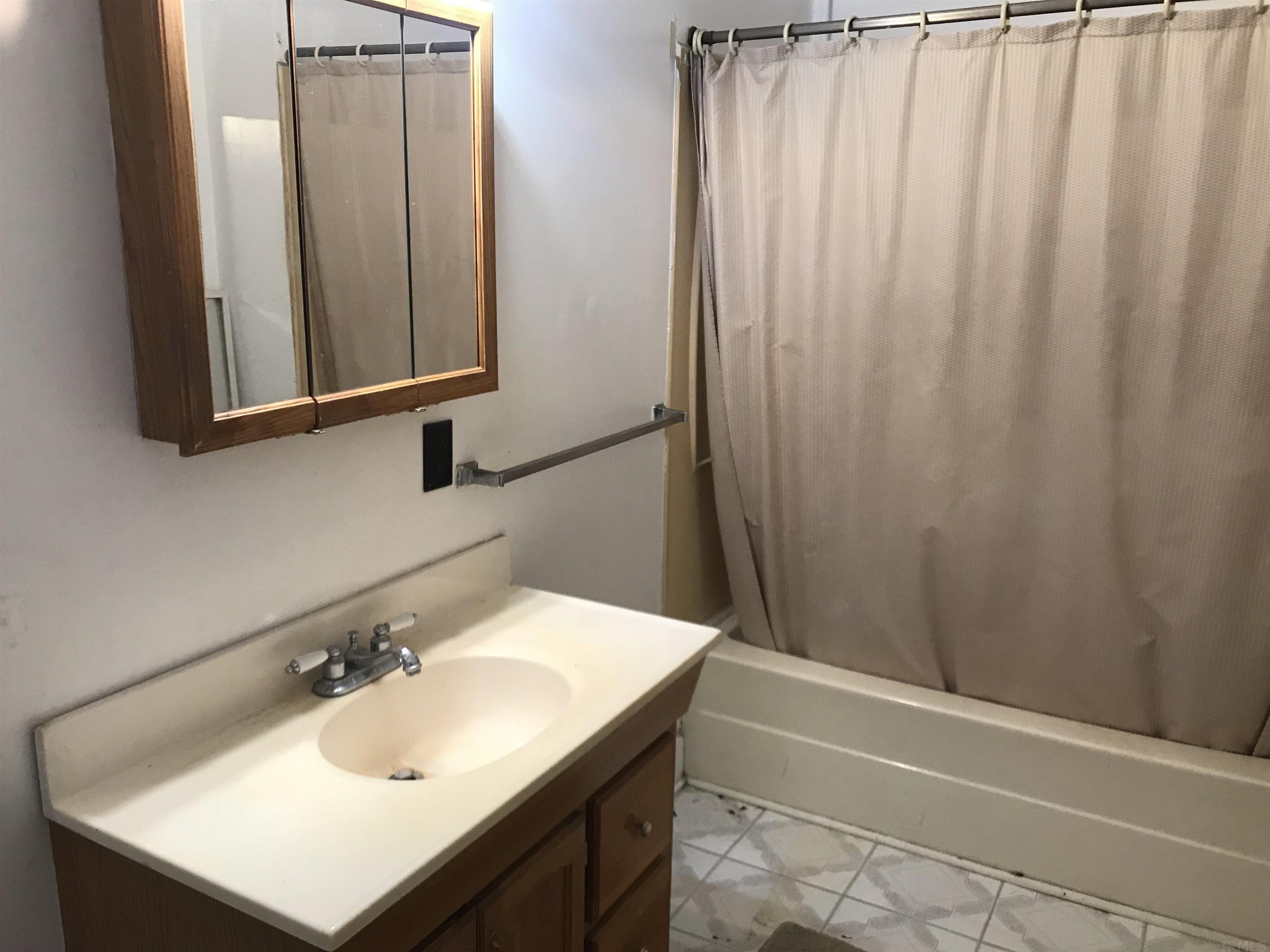 6533 South Bridge Road Vincennes, IN 47591 - Photo 12 of 20