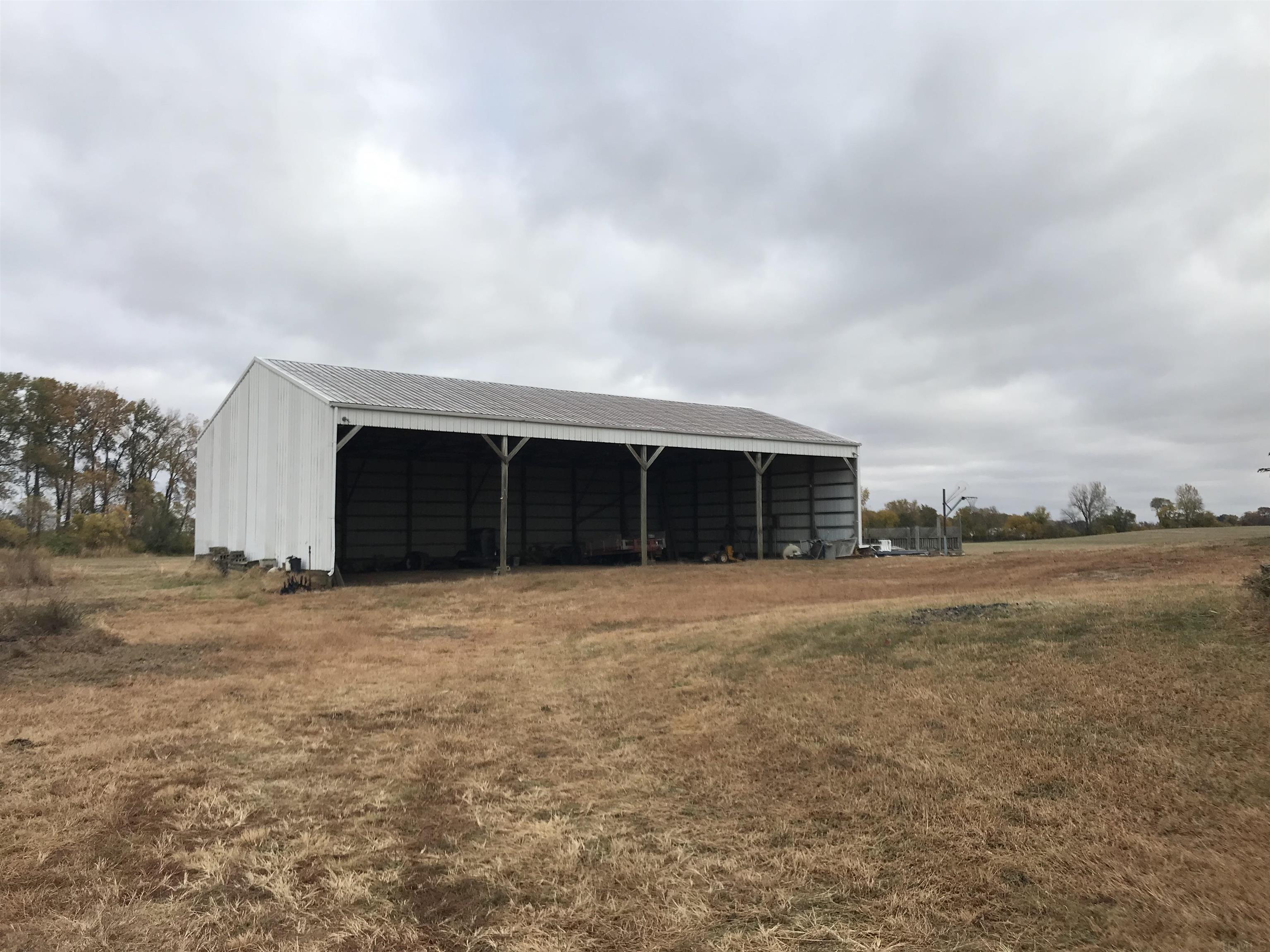 6533 South Bridge Road Vincennes, IN 47591 - Photo 3 of 20