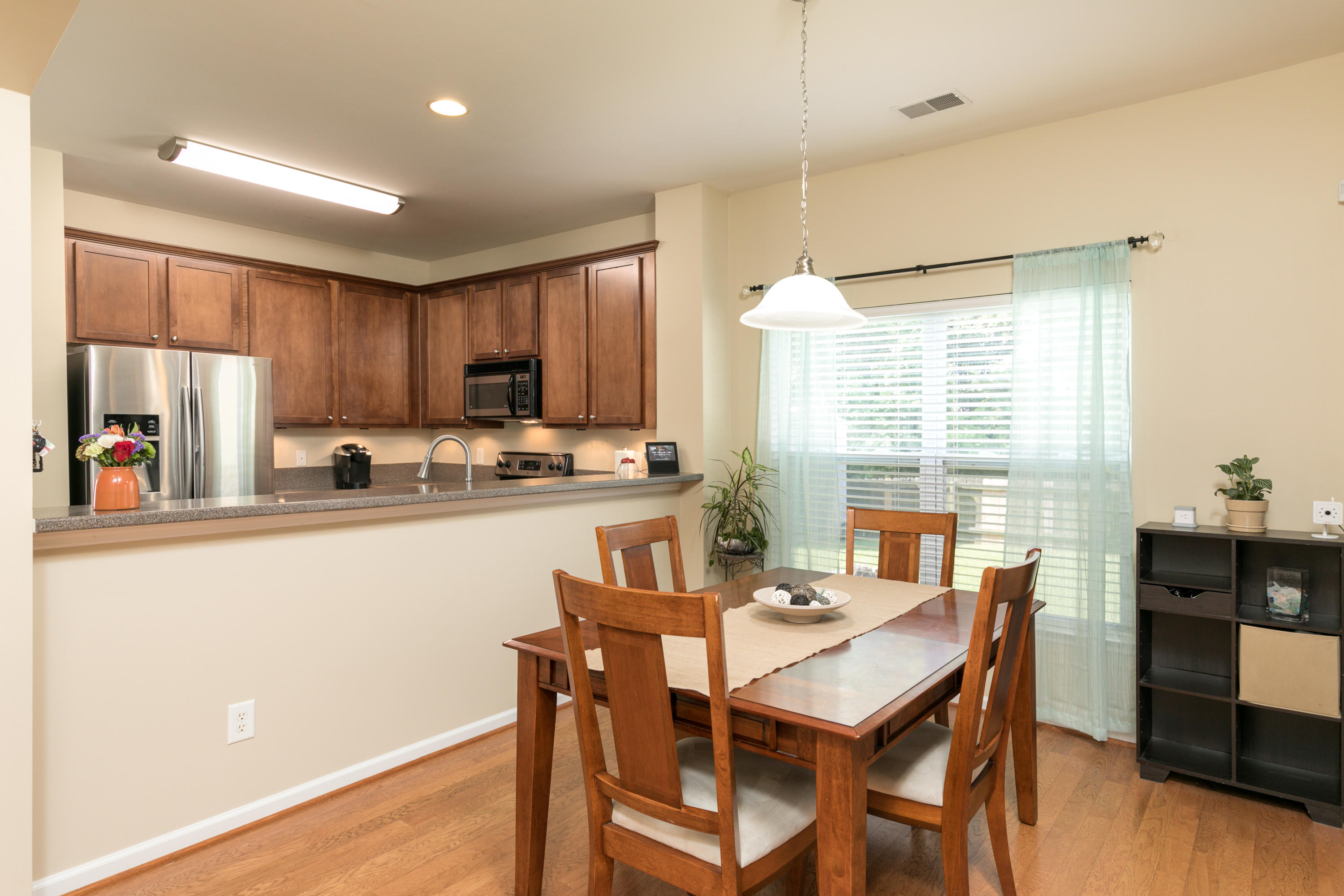 238 Westbrooke Road Summerville, SC 29486 - Photo 8 of 35 Eat in Kitchen Space