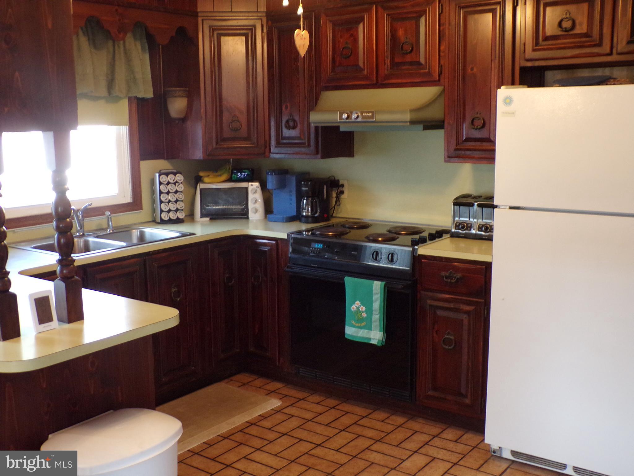 1417 Margaret Street Reading, PA 19605 - Photo 7 of 38