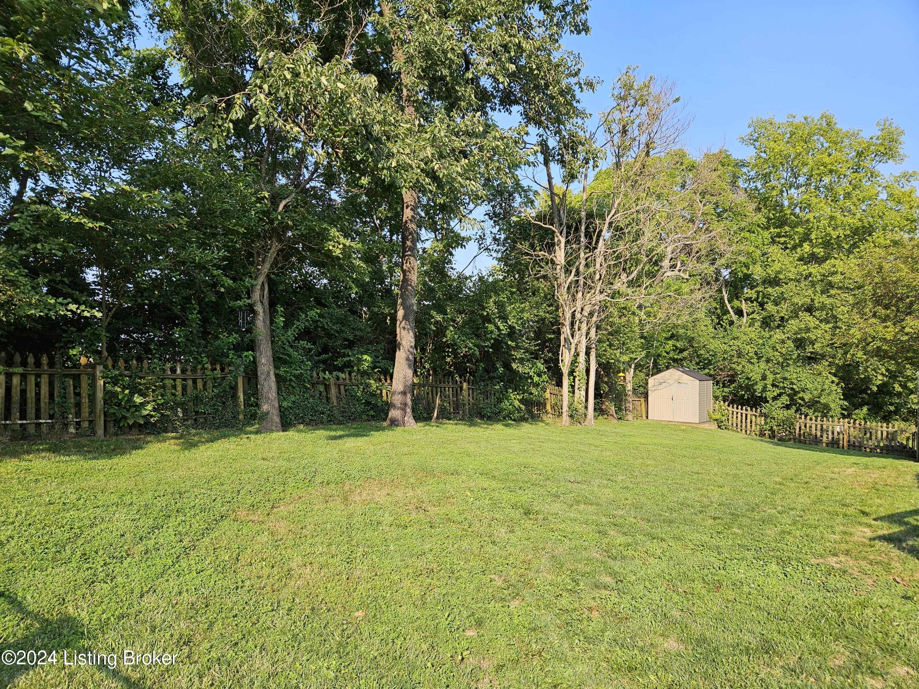142 Benelli Drive Bardstown, KY 40004 - Photo 35 of 36 142 benelli backyard