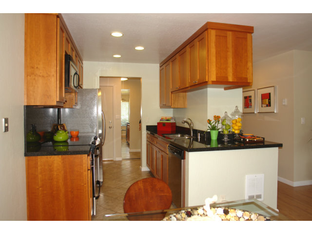 99 East Middlefield Road, Unit 41 Mountain View, CA 94043 - Photo 5 of 24