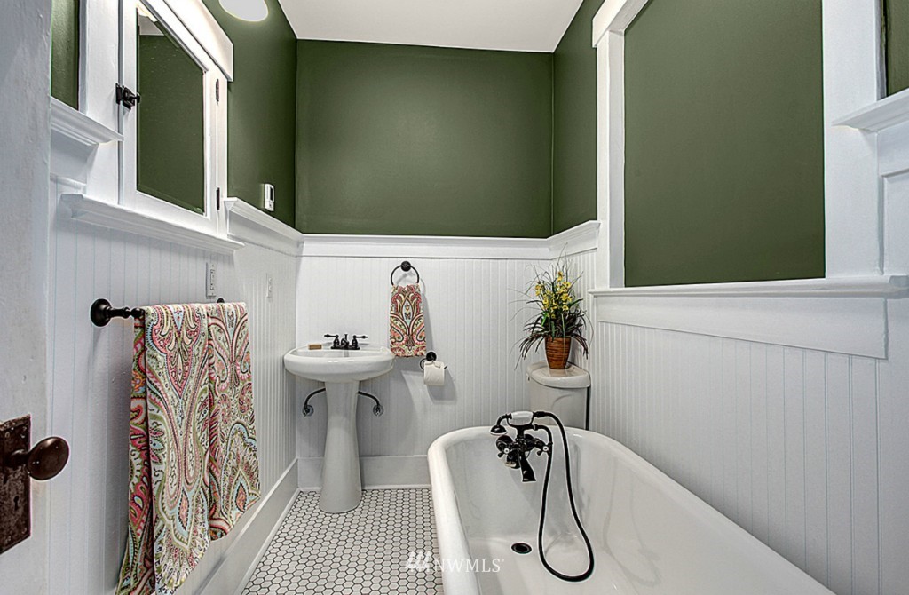 912 North 49th Street Seattle, WA 98103 - Photo 10 of 15 Gallery Image 10