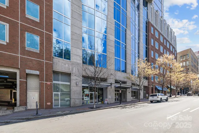 $342,000 | 210 North Church Street, Unit 1105, Charlotte, NC 28202