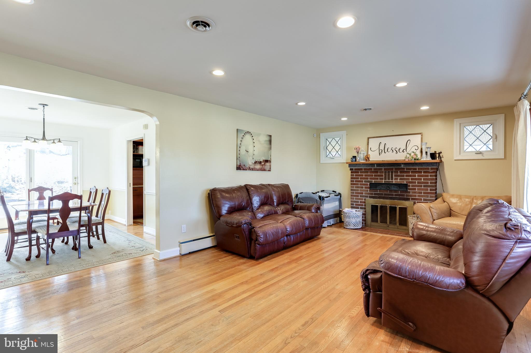 895 Timber Ridge Drive Hanover, MD 21076 - Photo 17 of 44 COZY LIVING ROOM