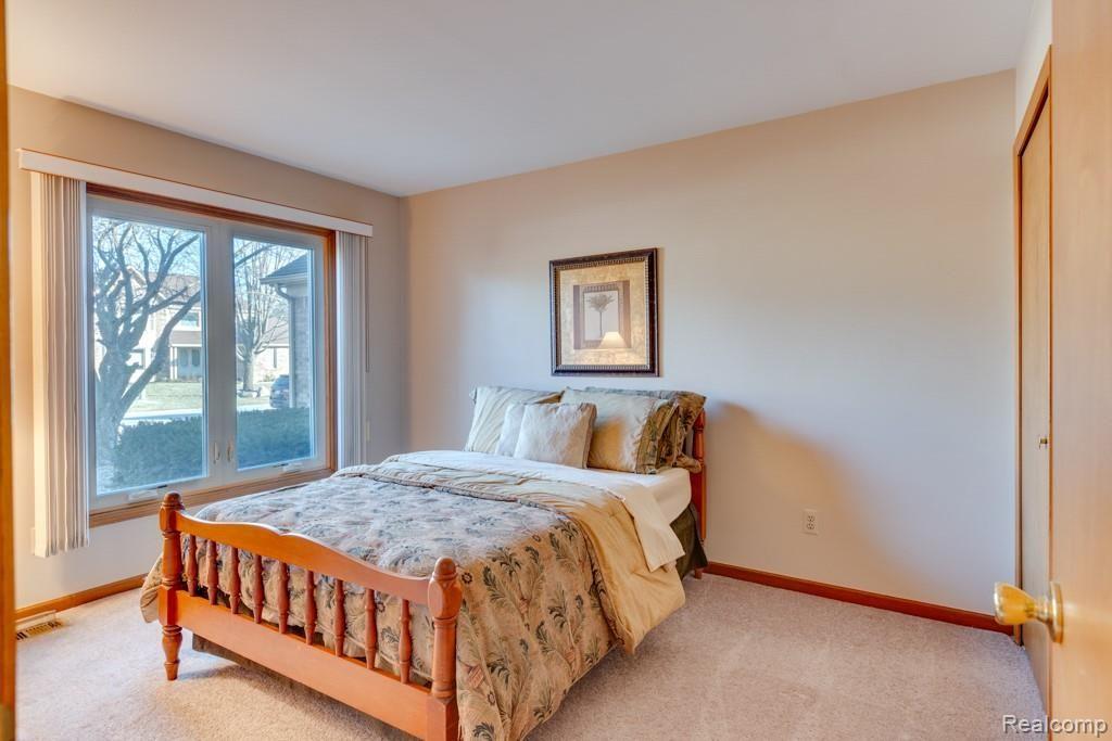 385 Buttercup Drive Rochester Hills, MI 48307 - Photo 19 of 33