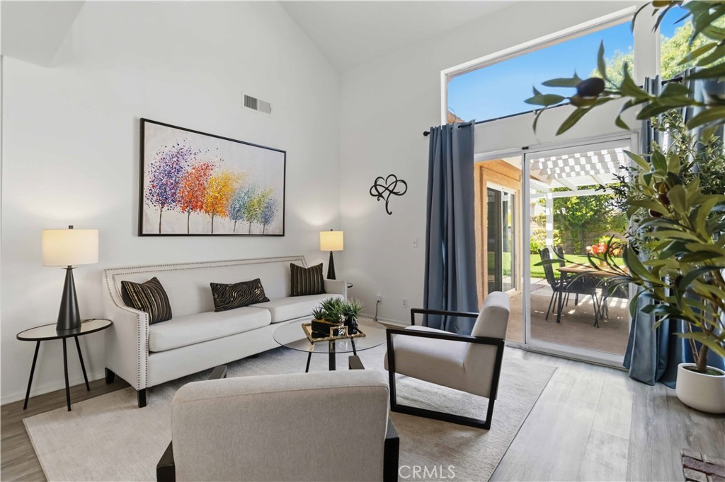592 Fairfield Road Simi Valley, CA 93065 - Photo 10 of 39