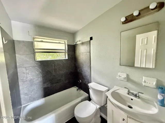 $850 | 2719 Fairfax Street, Unit 1, Jacksonville, FL 32209